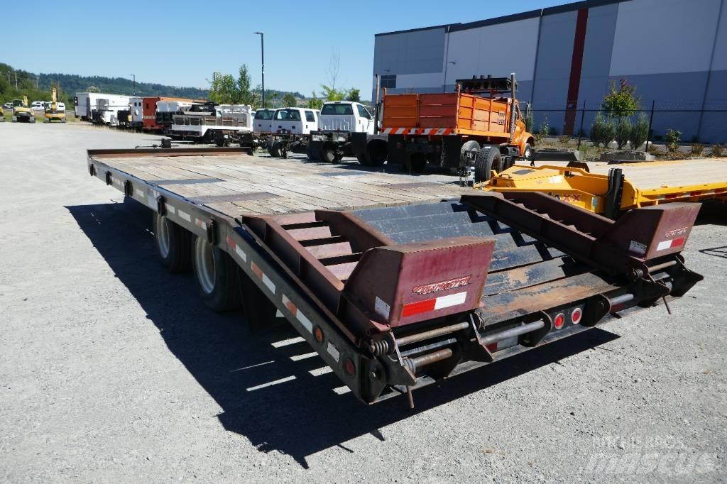 TOWMASTER T-40LP Auto pārvadāšanas treileri