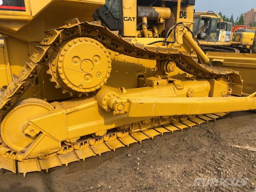 CAT D6R Kāpurķēžu buldozeri