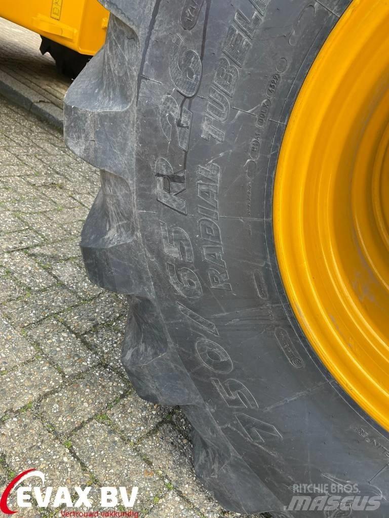 JCB 435S (DEMO) Iekrāvēji uz riteņiem