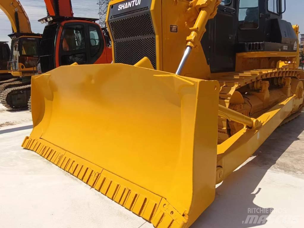 Shantui SD 32 Kāpurķēžu buldozeri