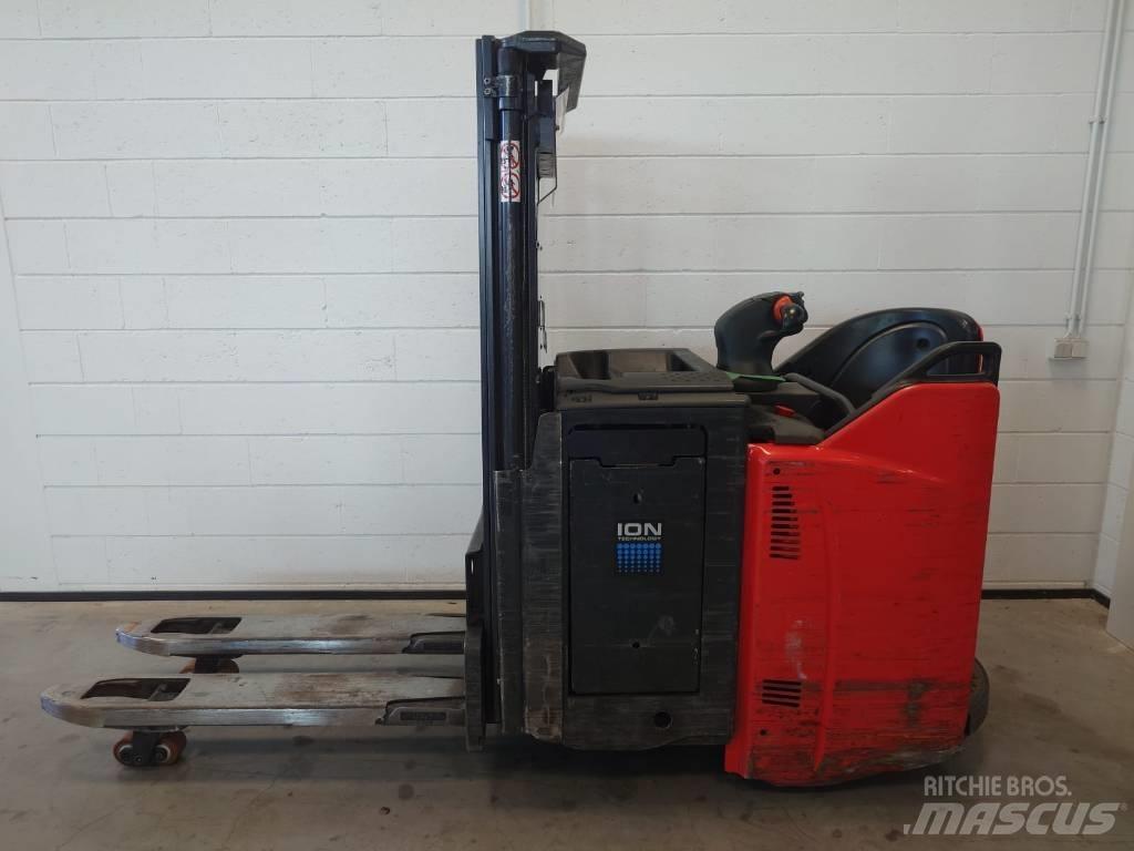 Linde D 12 Pašgājēji krautnētāji