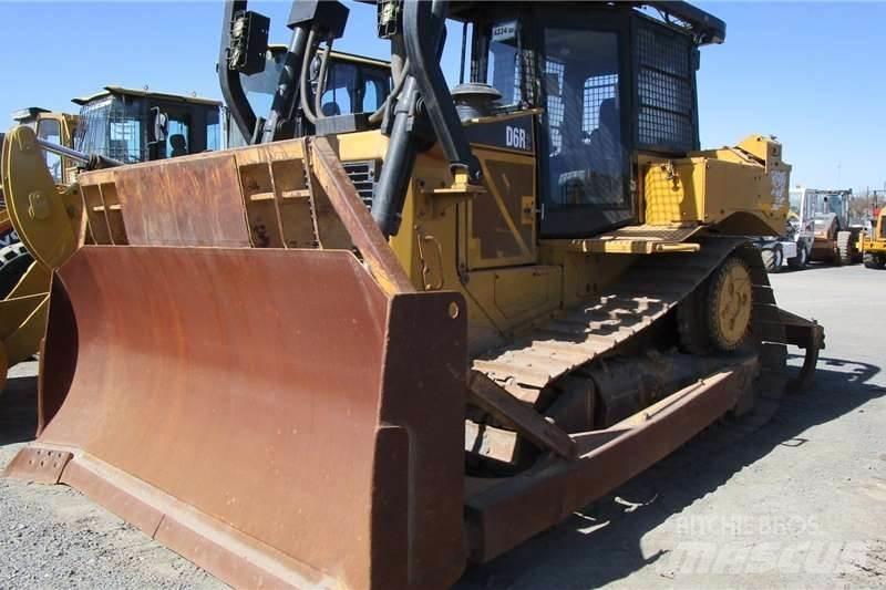 CAT D6R2 Kāpurķēžu buldozeri