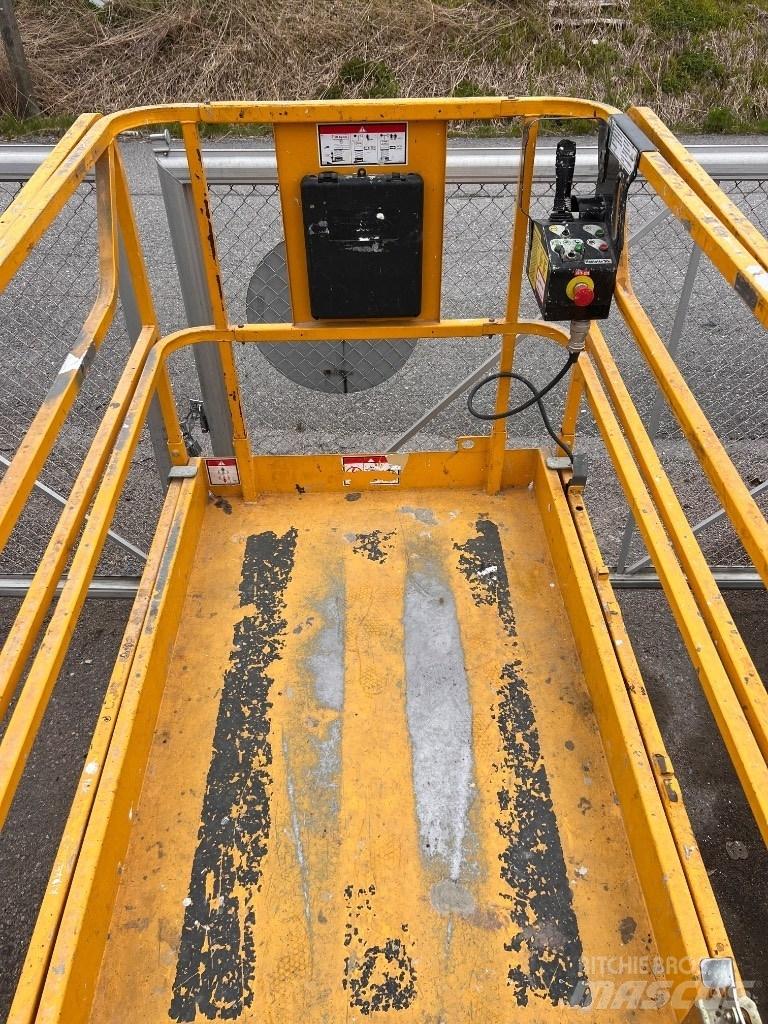 Haulotte Compact 12 Šķerveida pacēlāji