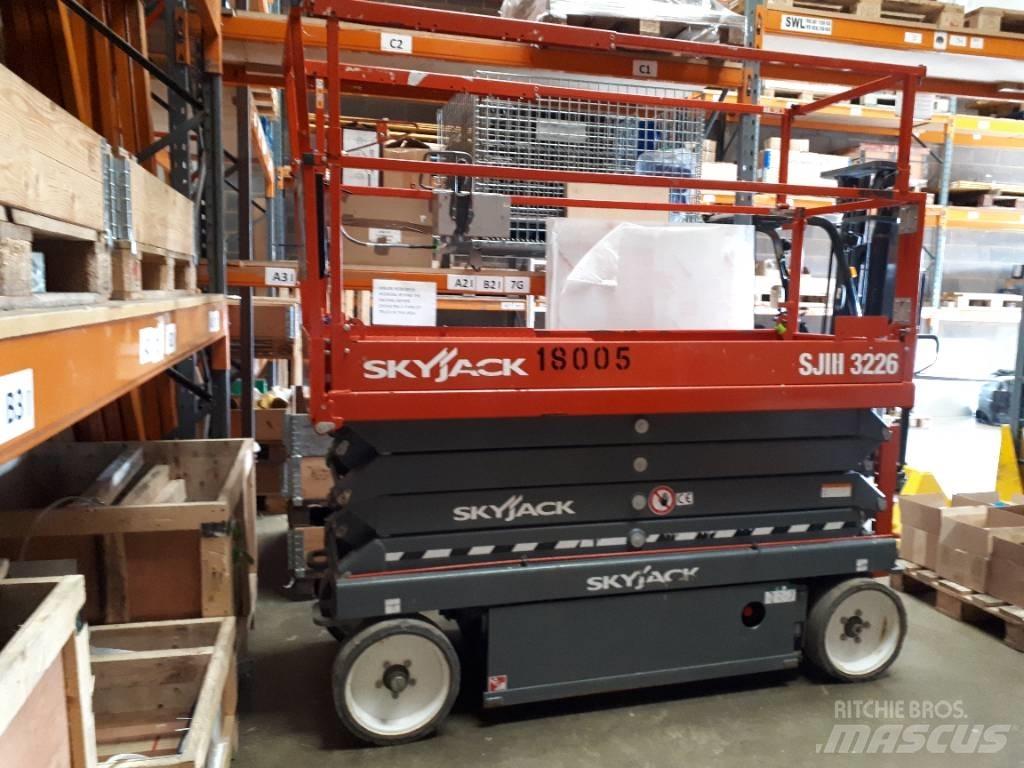 SkyJack SJ 3226 Šķerveida pacēlāji