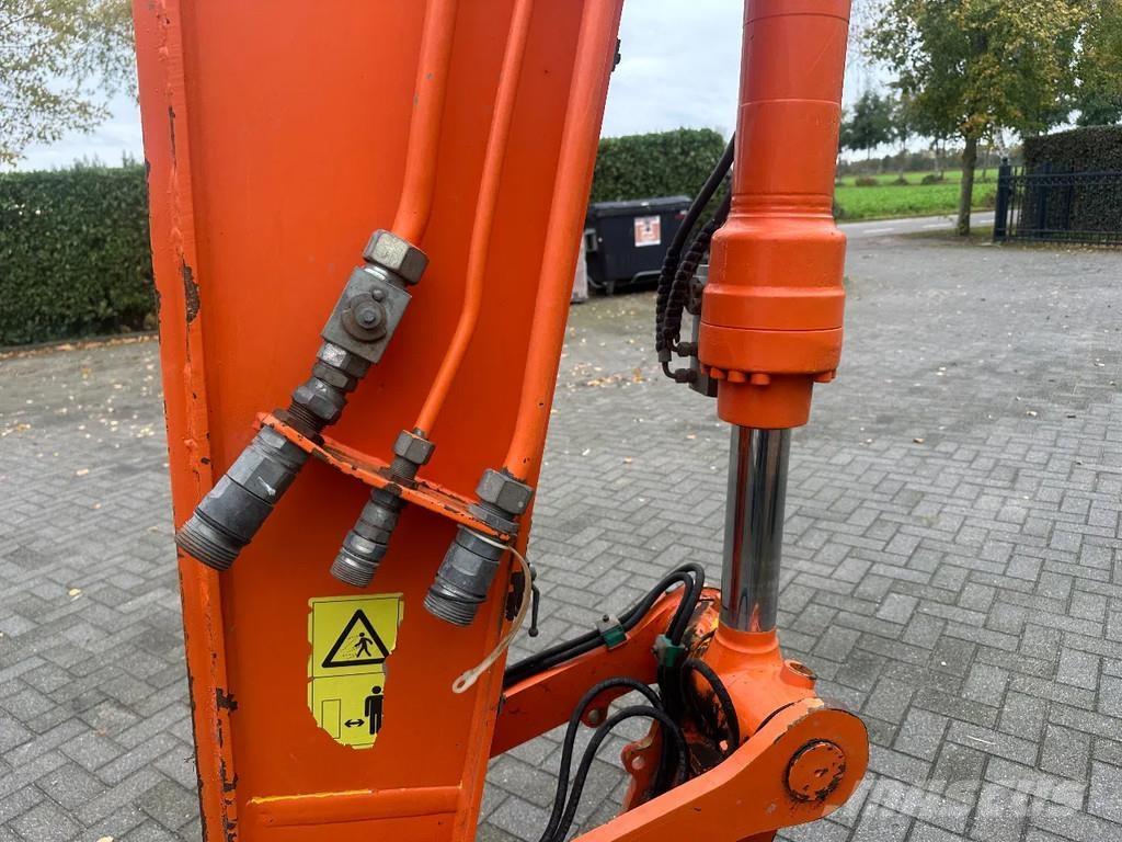 JCB JS145W Ekskavatori uz riteņiem