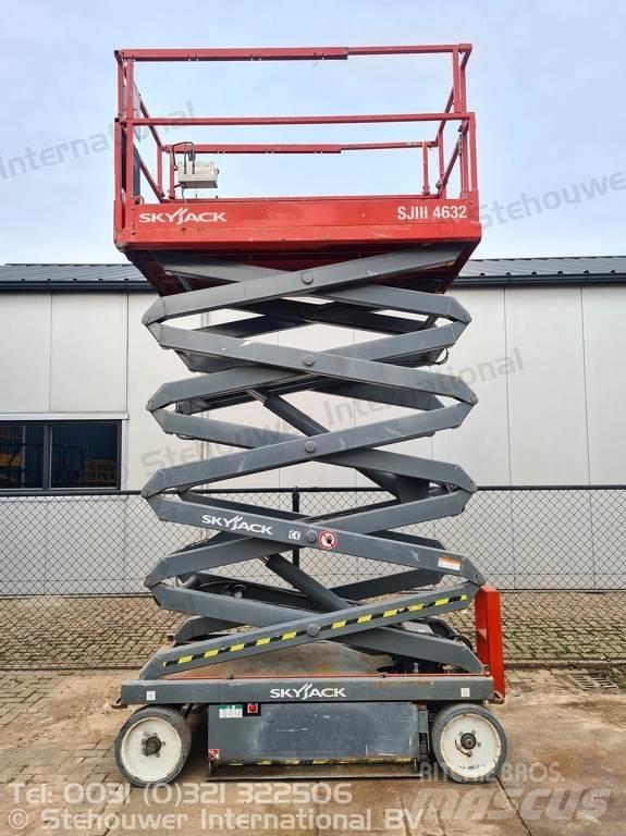 SkyJack SJ4632 Šķerveida pacēlāji