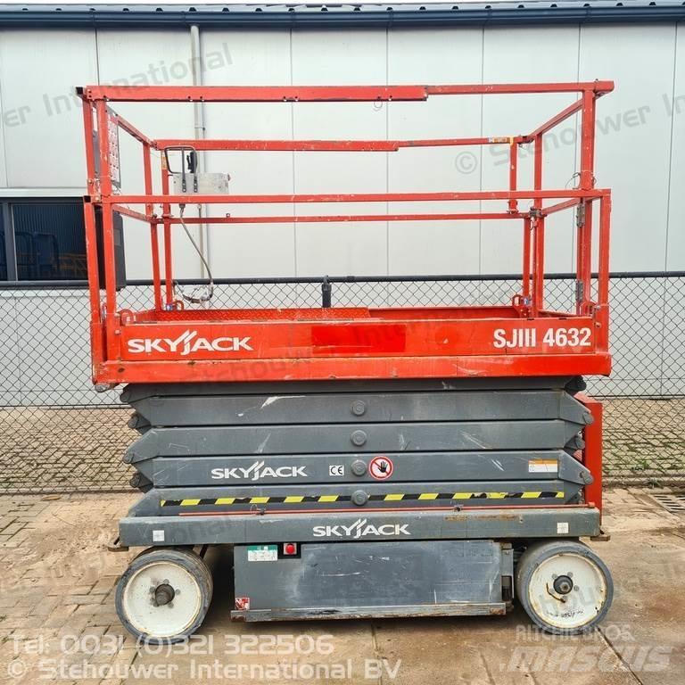 SkyJack SJ4632 Šķerveida pacēlāji