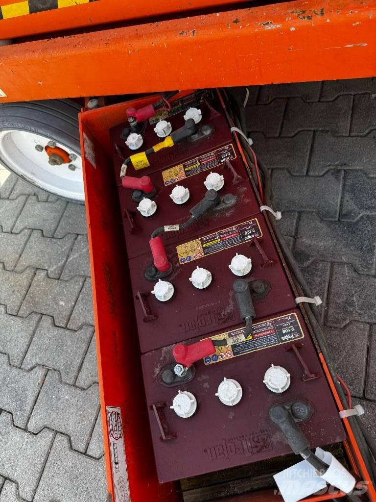 SkyJack SJIII 4632 Šķerveida pacēlāji