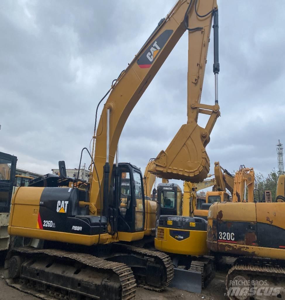 CAT 326 D2L Kāpurķēžu ekskavatori