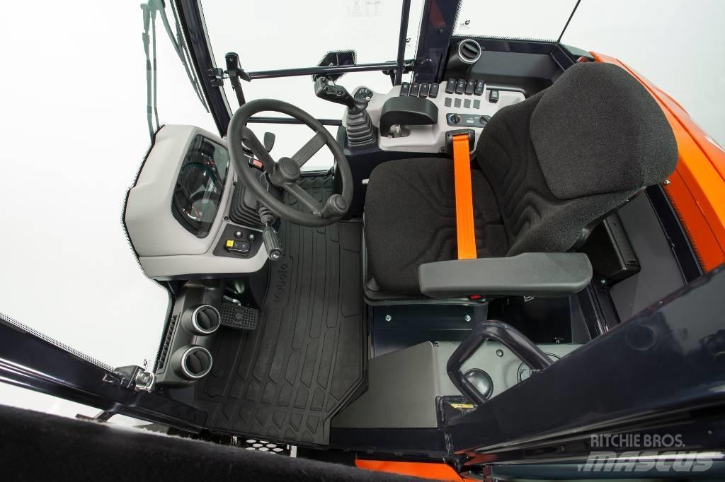Kubota R 090 Iekrāvēji uz riteņiem