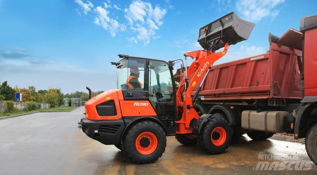 Kubota R 090 Iekrāvēji uz riteņiem