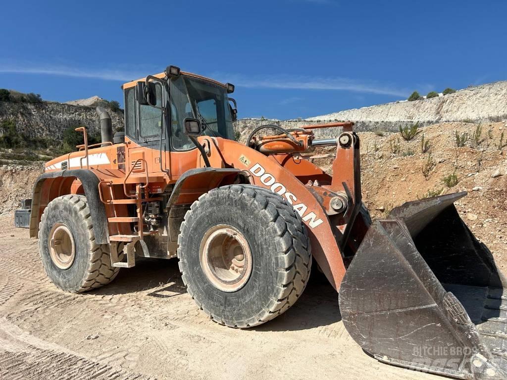 Doosan DL 400 Iekrāvēji uz riteņiem