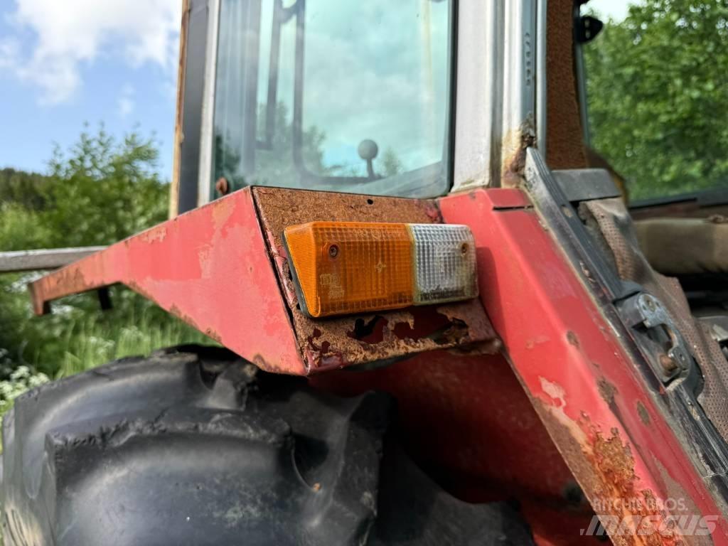 Massey Ferguson 675 Traktori