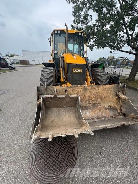 JCB 4CX PRO AEC Ekskavatori-iekrāvēji