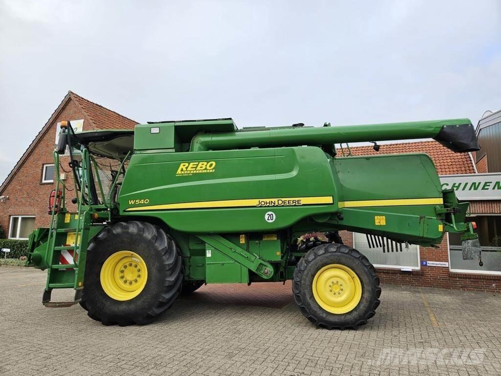 John Deere W 540 Ražas novākšanas kombaini