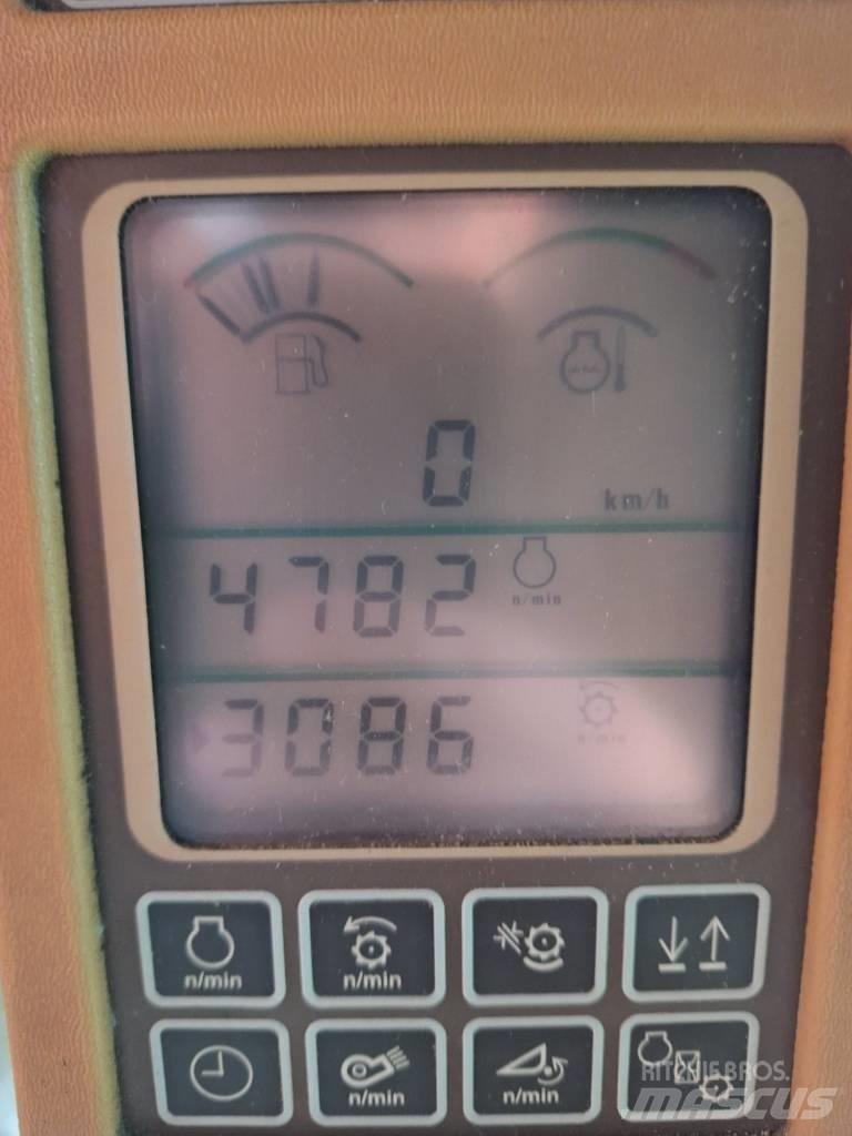 John Deere 9640 WTS Ražas novākšanas kombaini