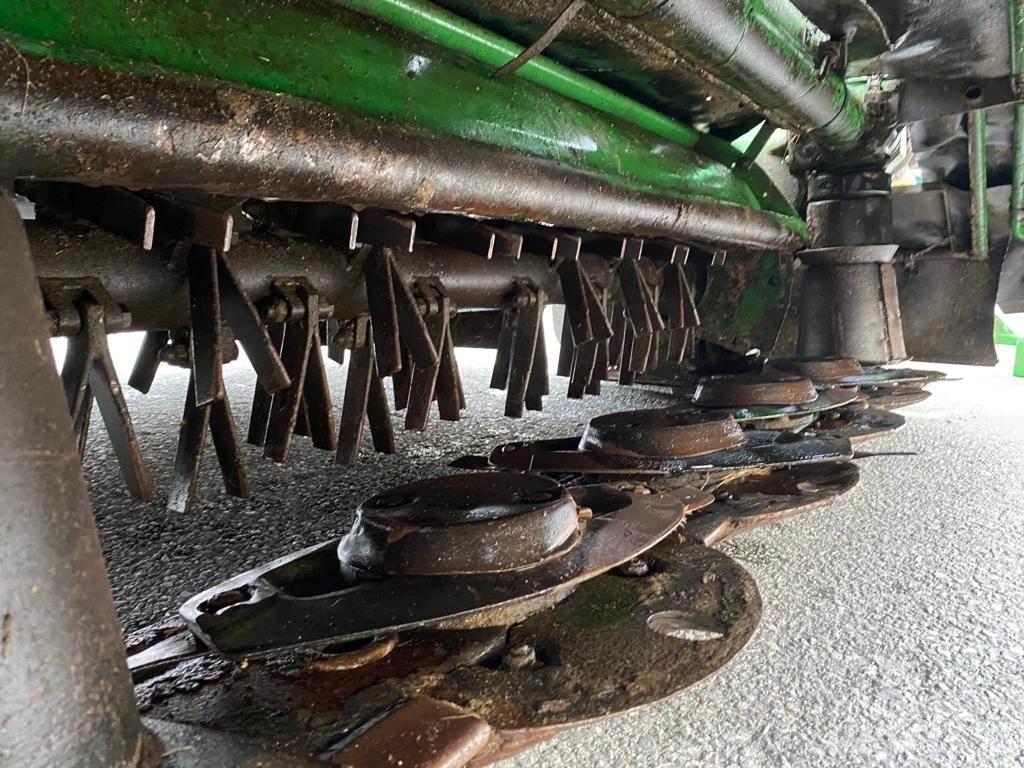 John Deere 324 Pļaujmašīnas