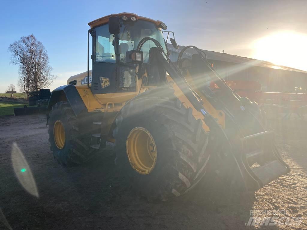 JCB 426E AGRI Iekrāvēji uz riteņiem