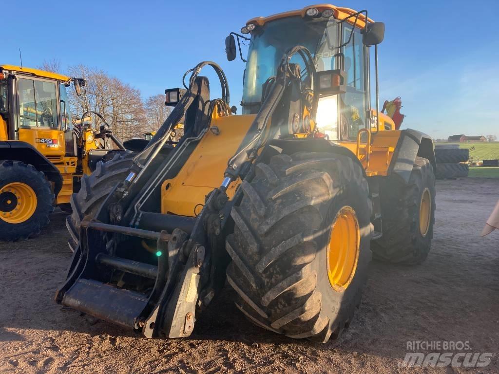 JCB 426E AGRI Iekrāvēji uz riteņiem