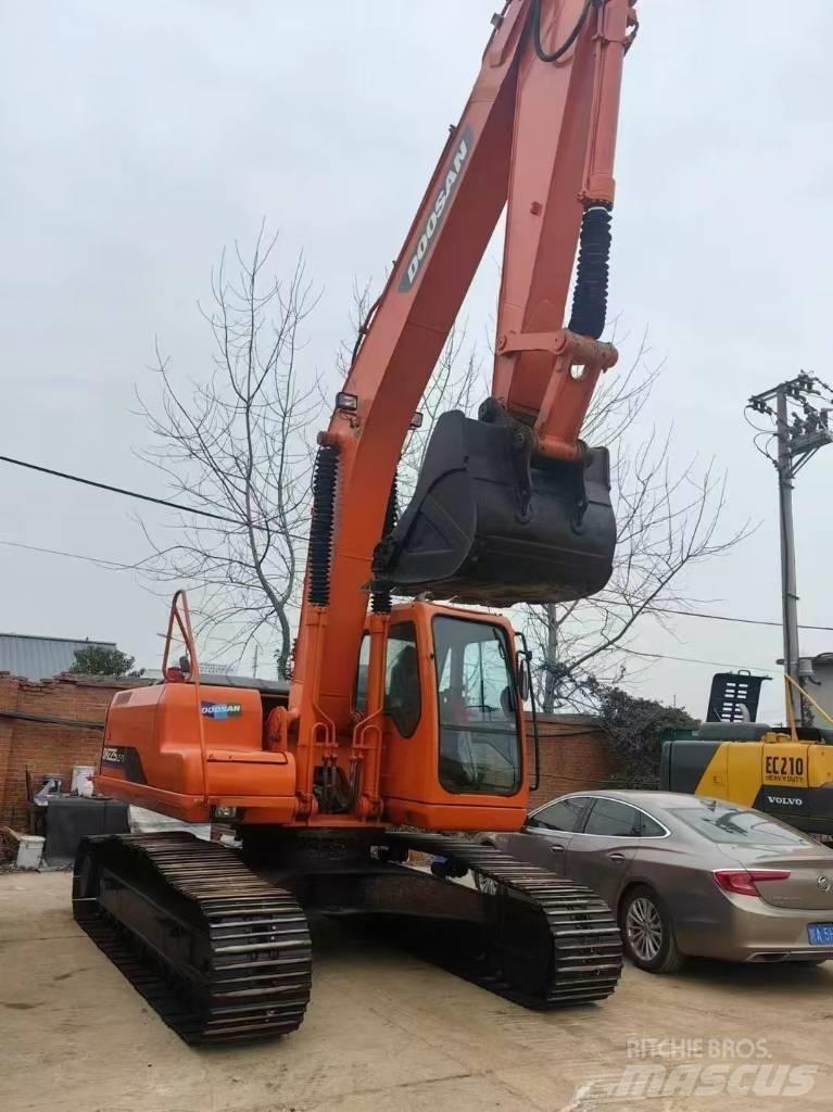Doosan 225-7 Kāpurķēžu ekskavatori
