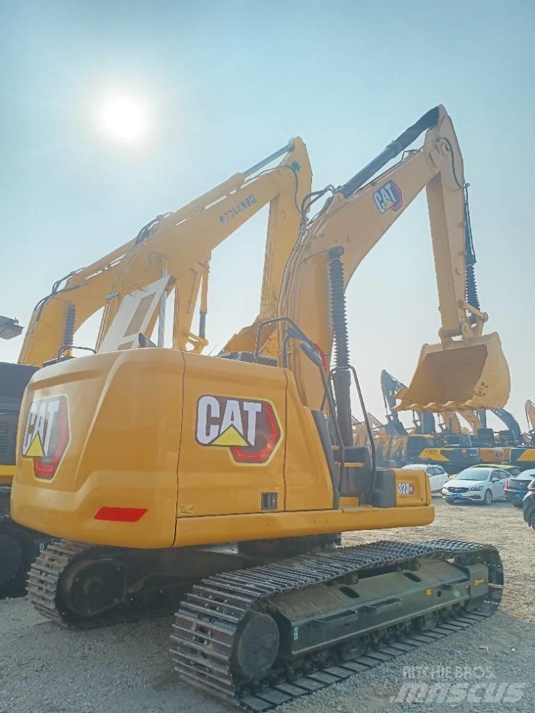 CAT 323GC Kāpurķēžu ekskavatori
