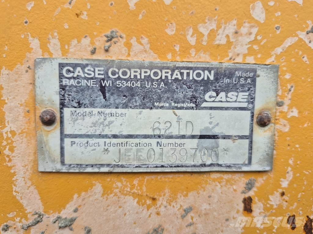 CASE 621 D Iekrāvēji uz riteņiem