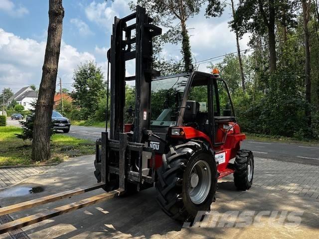 Manitou M 30.4 Apvidus autokrāvējs
