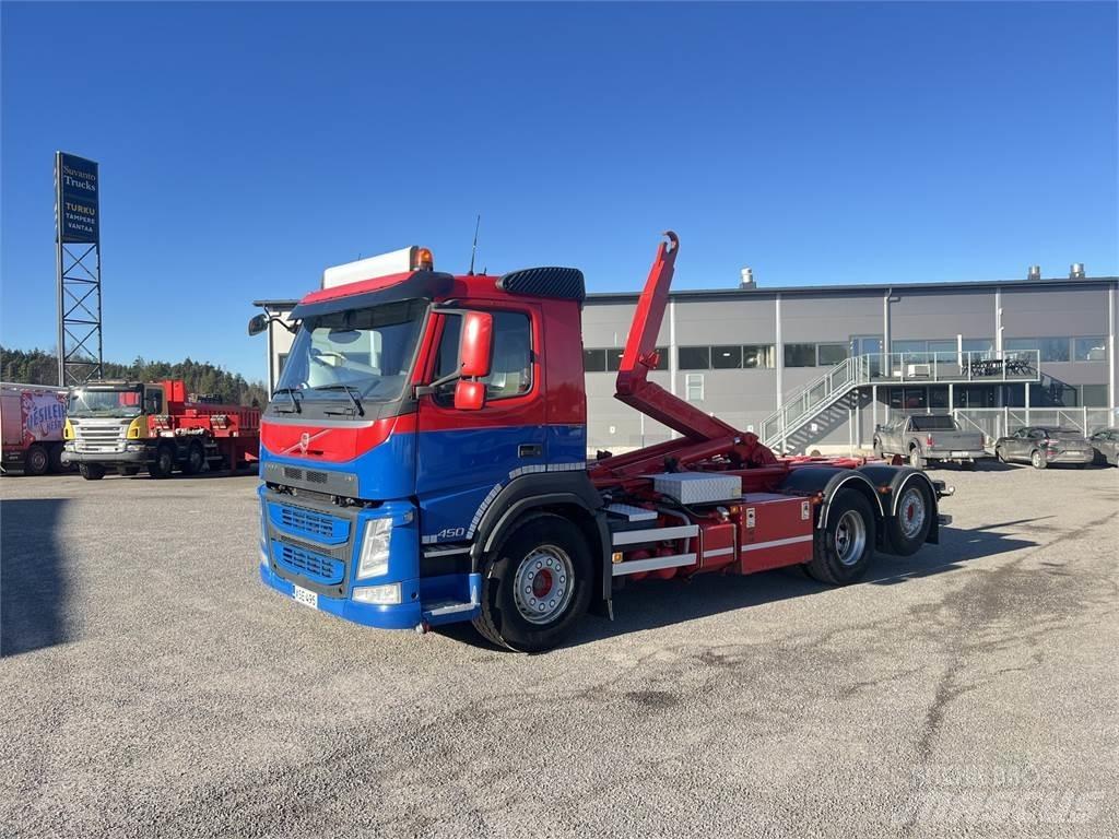 Volvo FM450 6X2 Treileri ar āķi