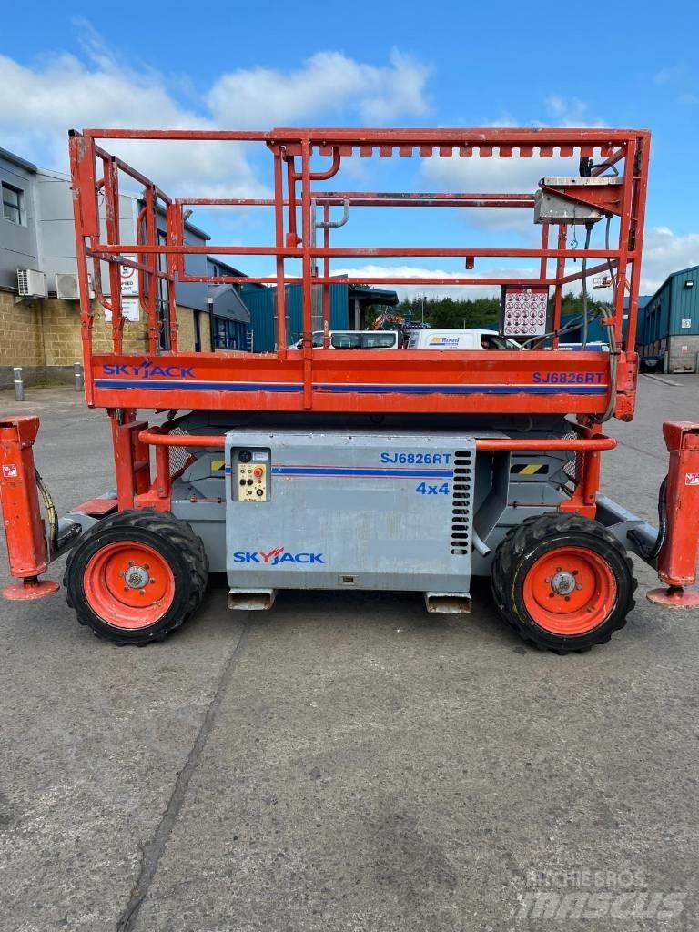 SkyJack SJ 6826 RT Šķerveida pacēlāji