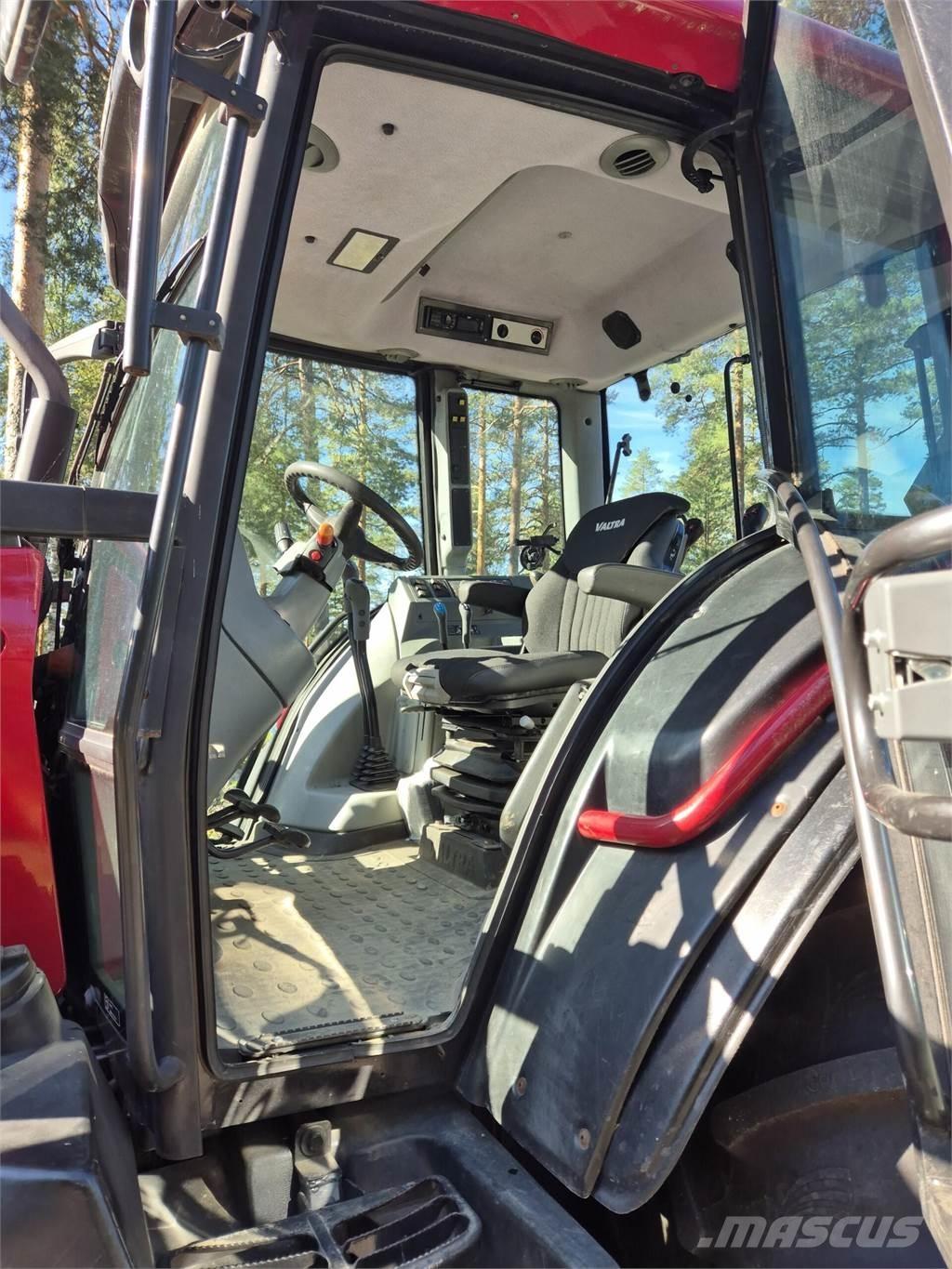 Valtra N91 Traktori