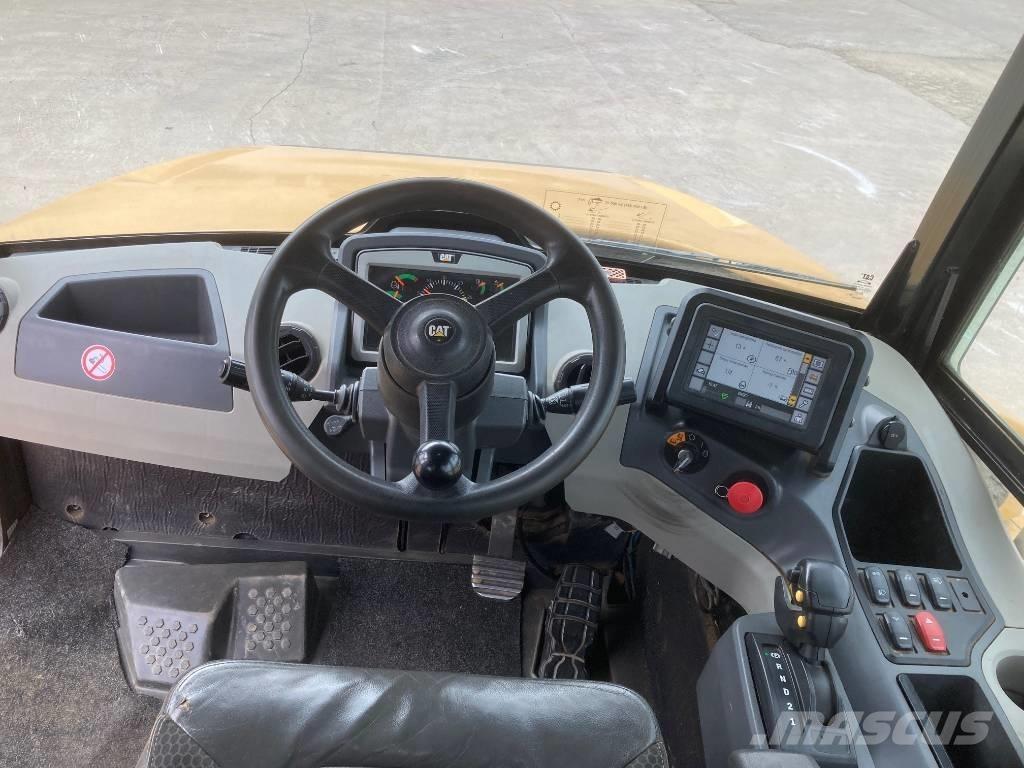 CAT 745 Artikulētie pašizgāzēji