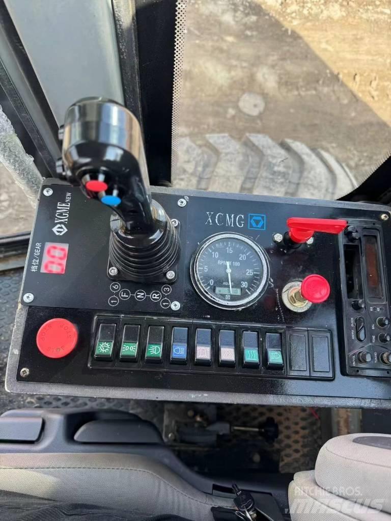 XCMG GR 2153 Greideri
