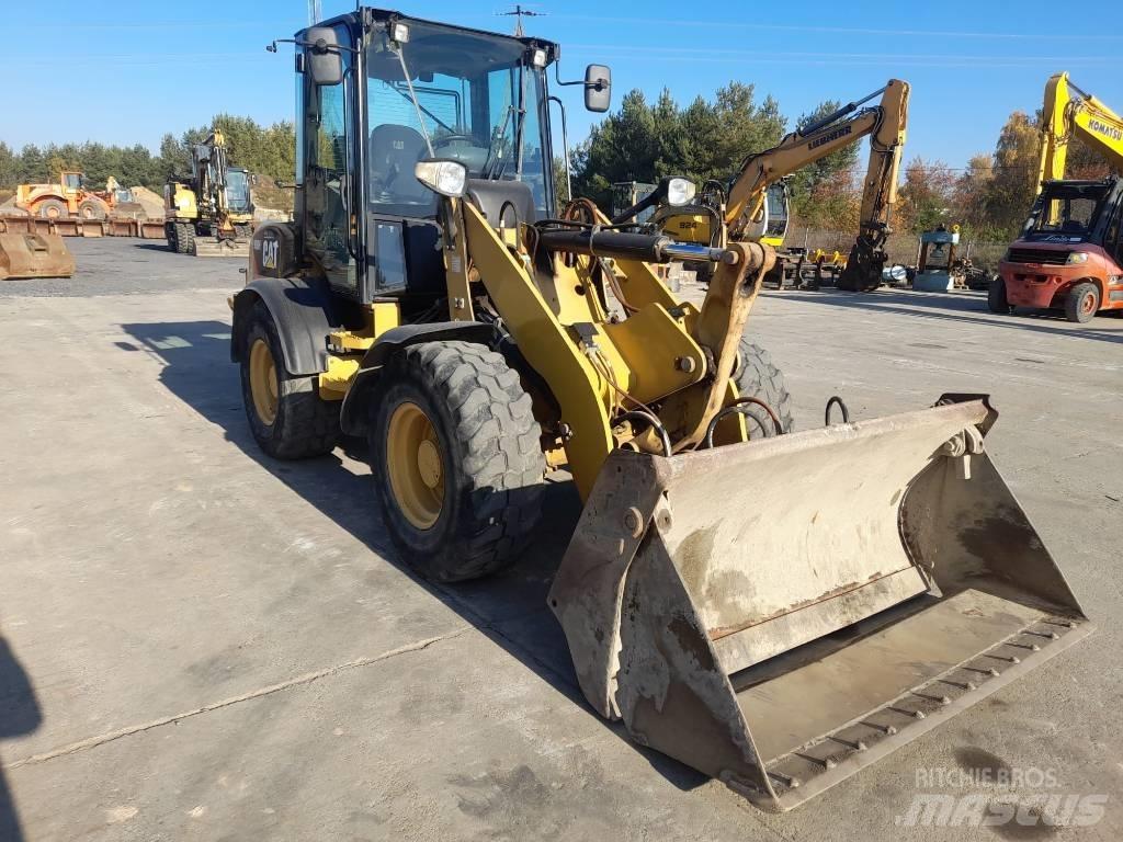 CAT 908 H 2 Iekrāvēji uz riteņiem