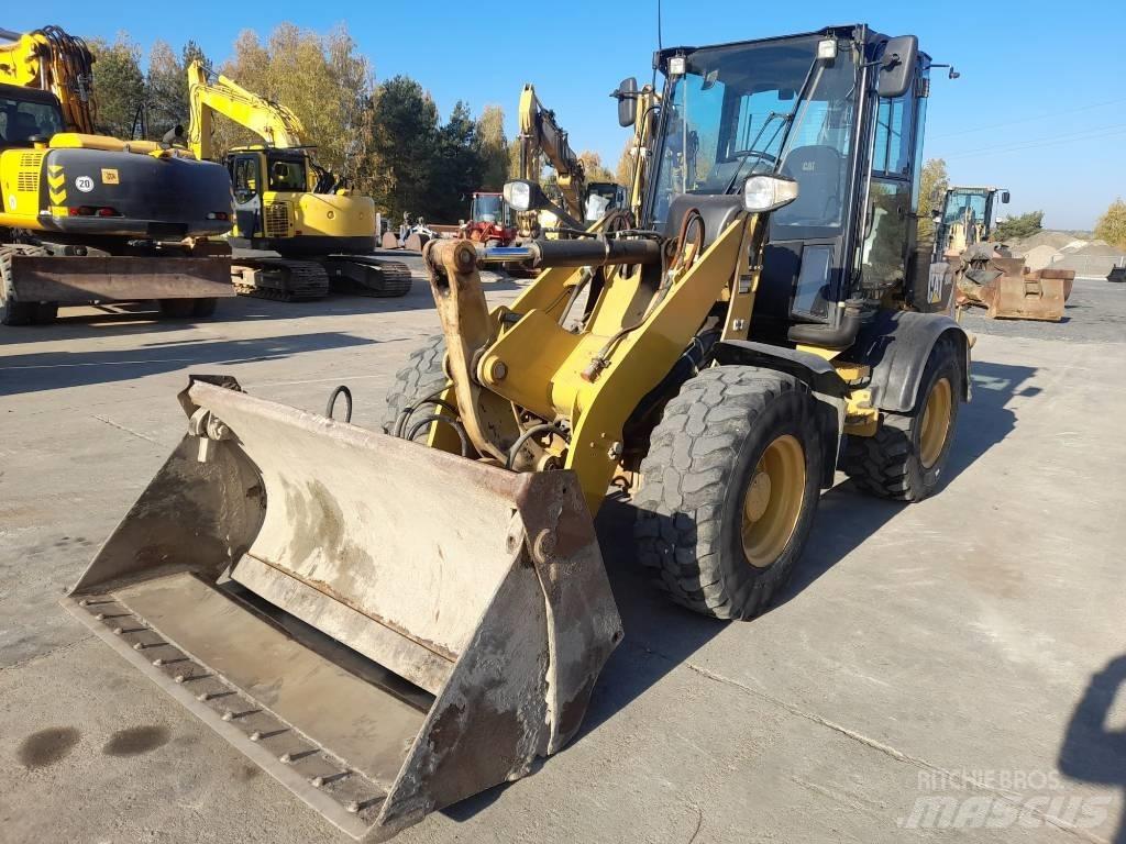 CAT 908 H 2 Iekrāvēji uz riteņiem