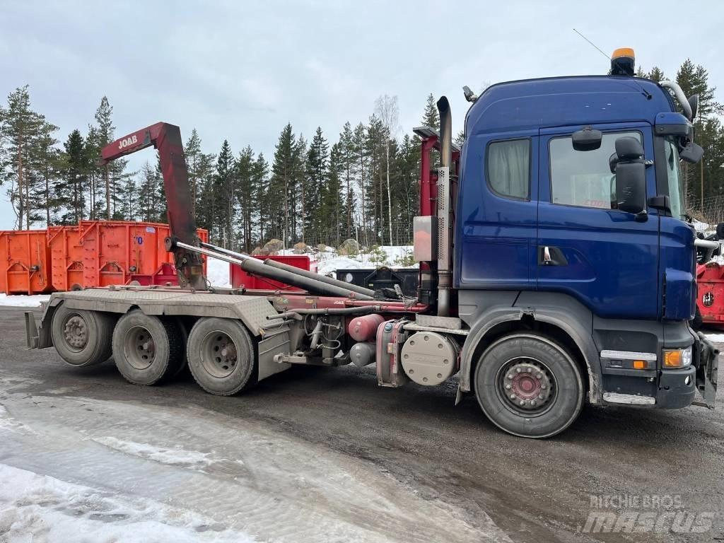 Scania R 500 Treileri ar āķi