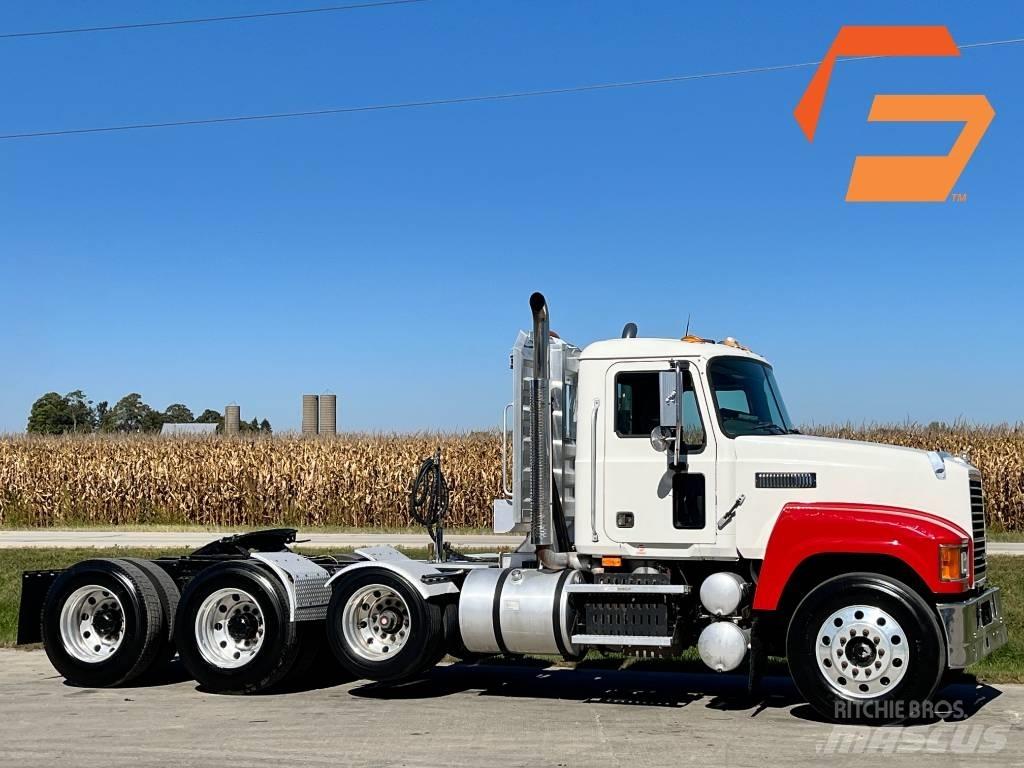 Mack CHU 613 Vilcēji
