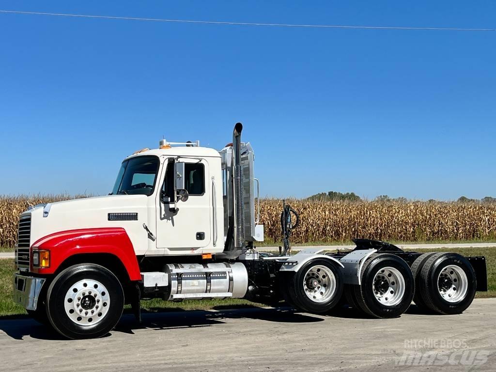 Mack CHU 613 Vilcēji