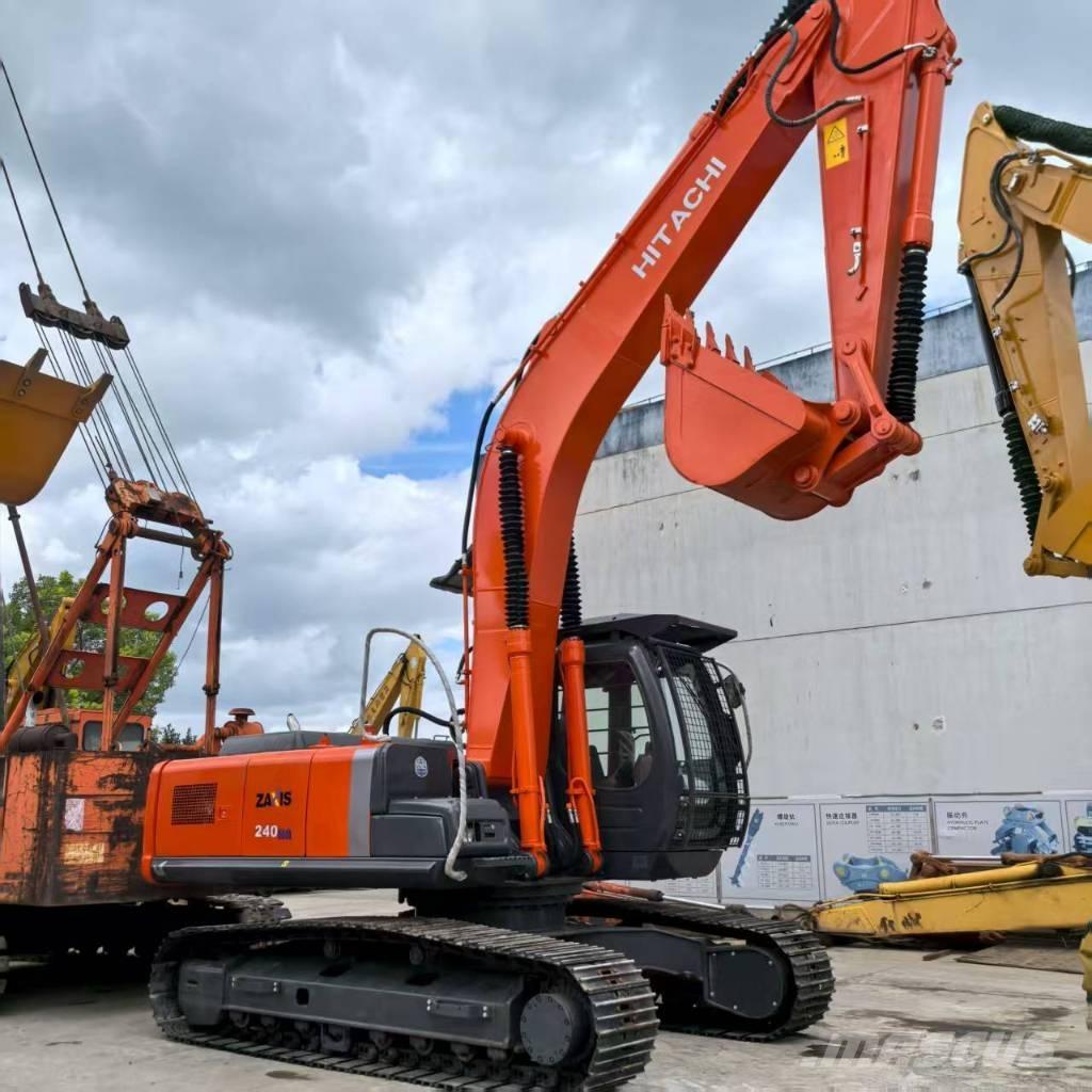 Hitachi ZX 240 HG Kāpurķēžu ekskavatori