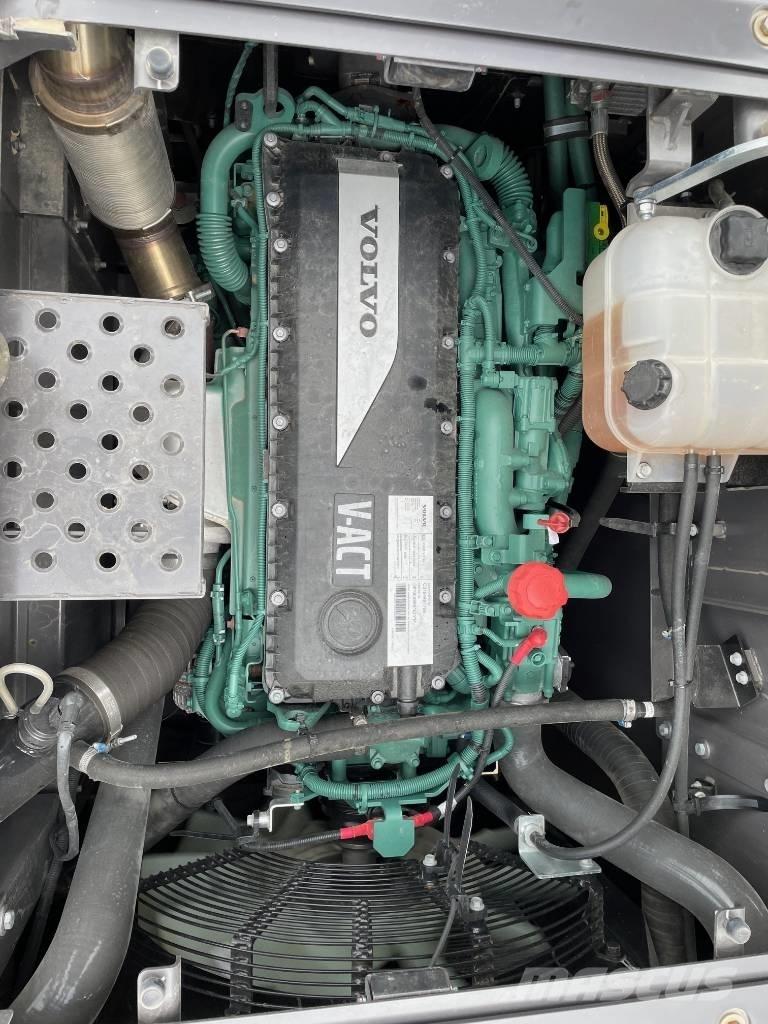 Volvo EC250E Kāpurķēžu ekskavatori