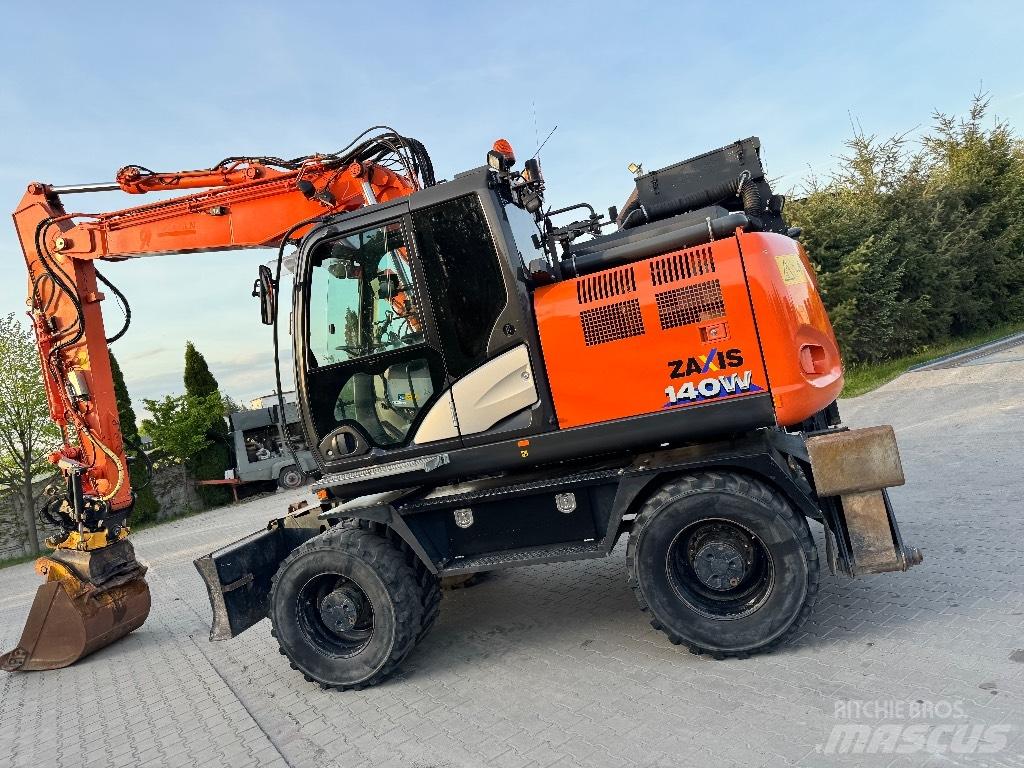 Hitachi ZX 140 W-6 Ekskavatori uz riteņiem