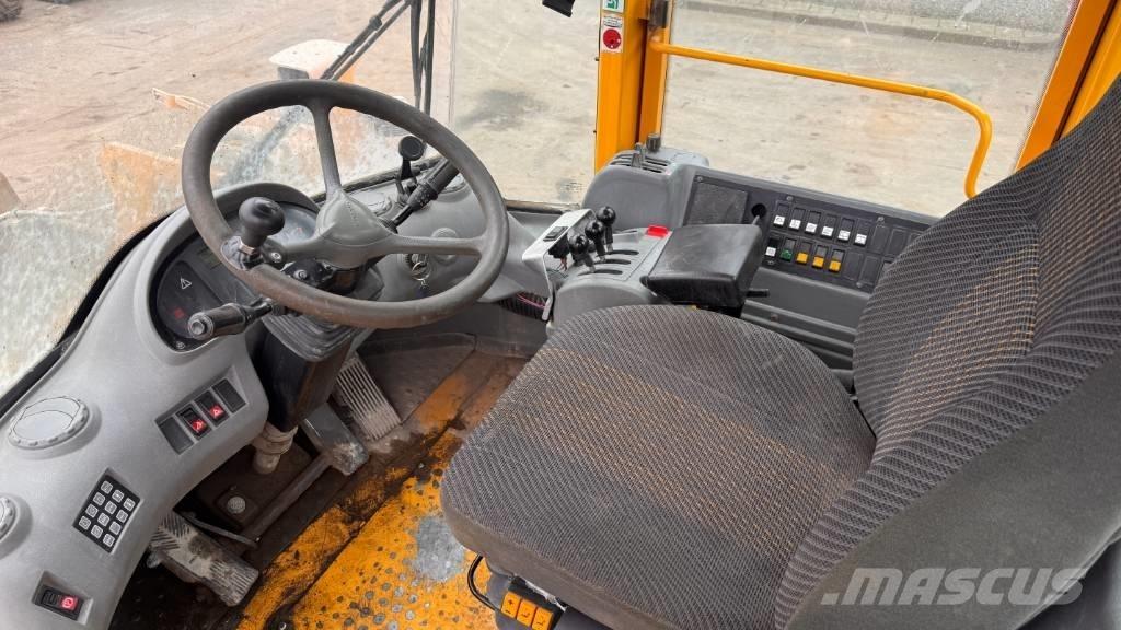 Volvo L 120 E Iekrāvēji uz riteņiem