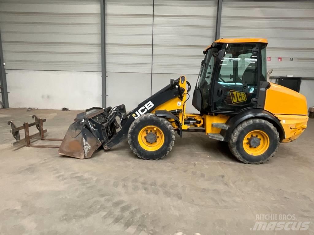JCB 409 Iekrāvēji uz riteņiem