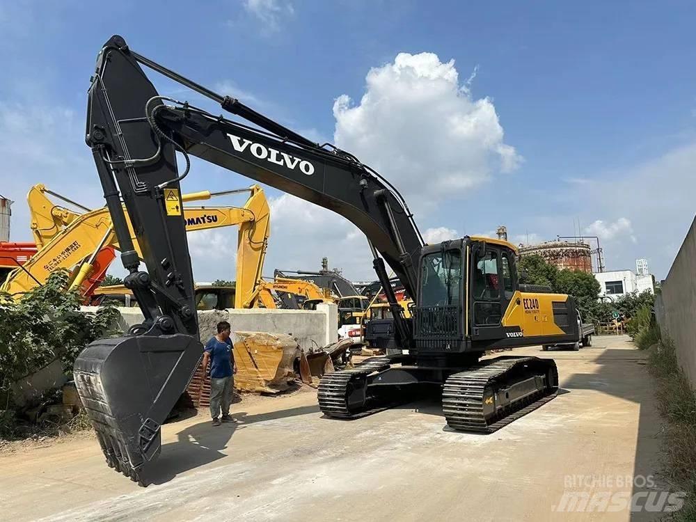 Volvo EC240D Kāpurķēžu ekskavatori