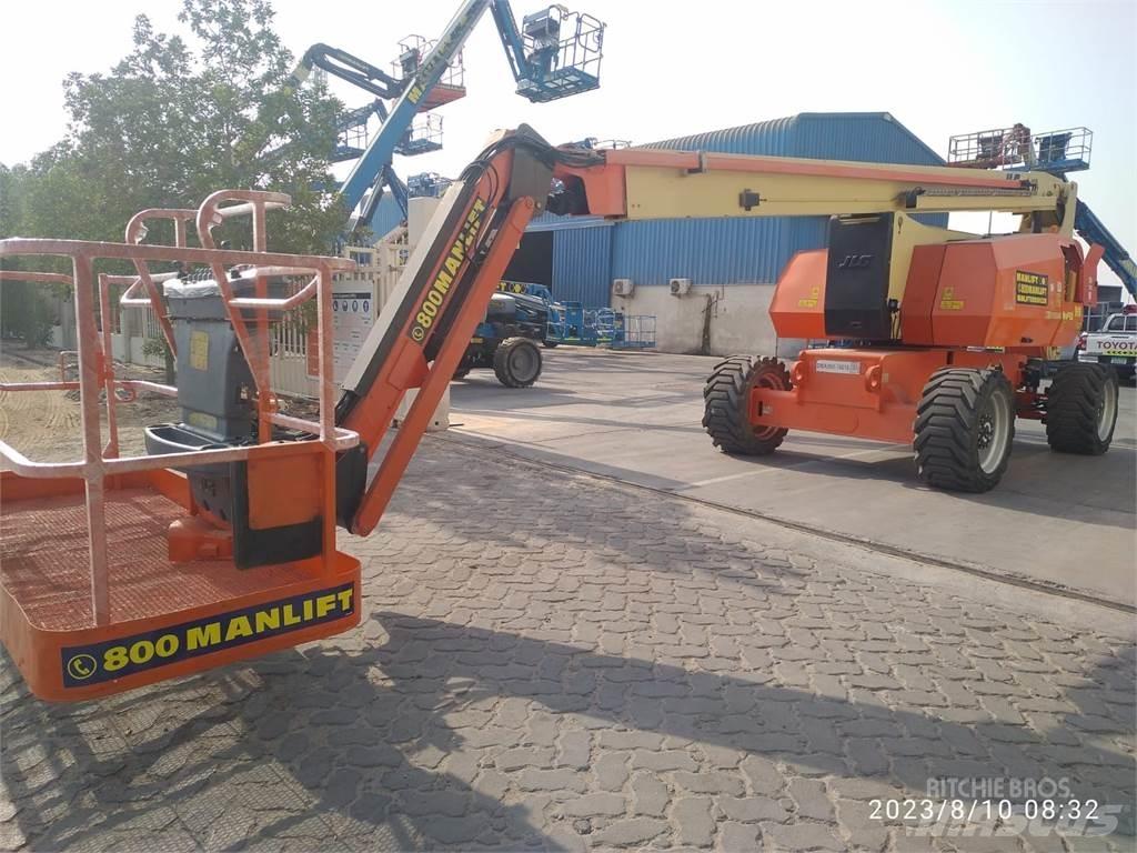 JLG 800AJ Strēles pacēlāji