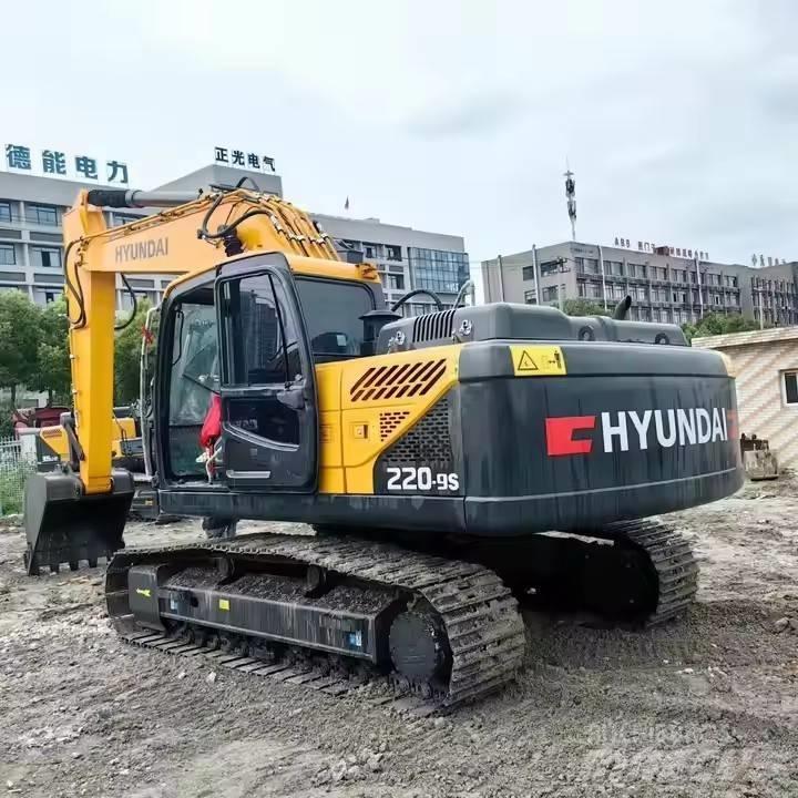 Hyundai 220-9S Kāpurķēžu ekskavatori