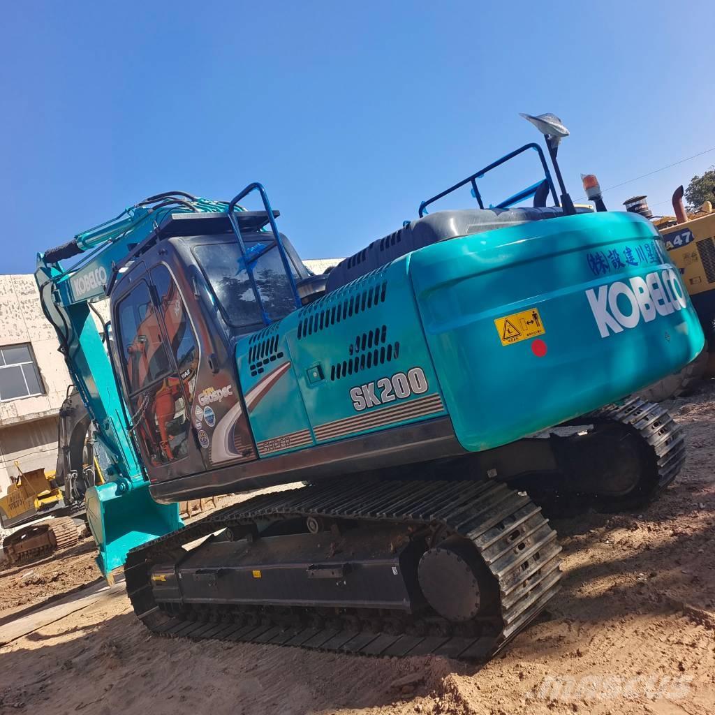Kobelco SK 200 Kāpurķēžu ekskavatori