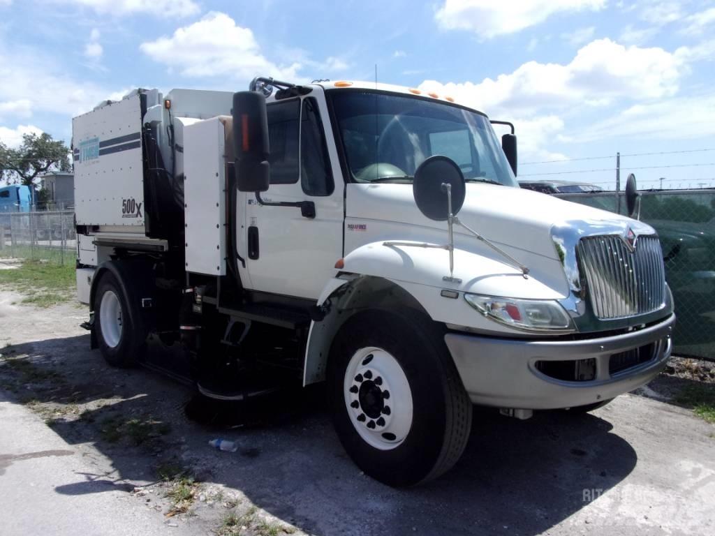International 4300 Ielu tīrāmās mašīnas
