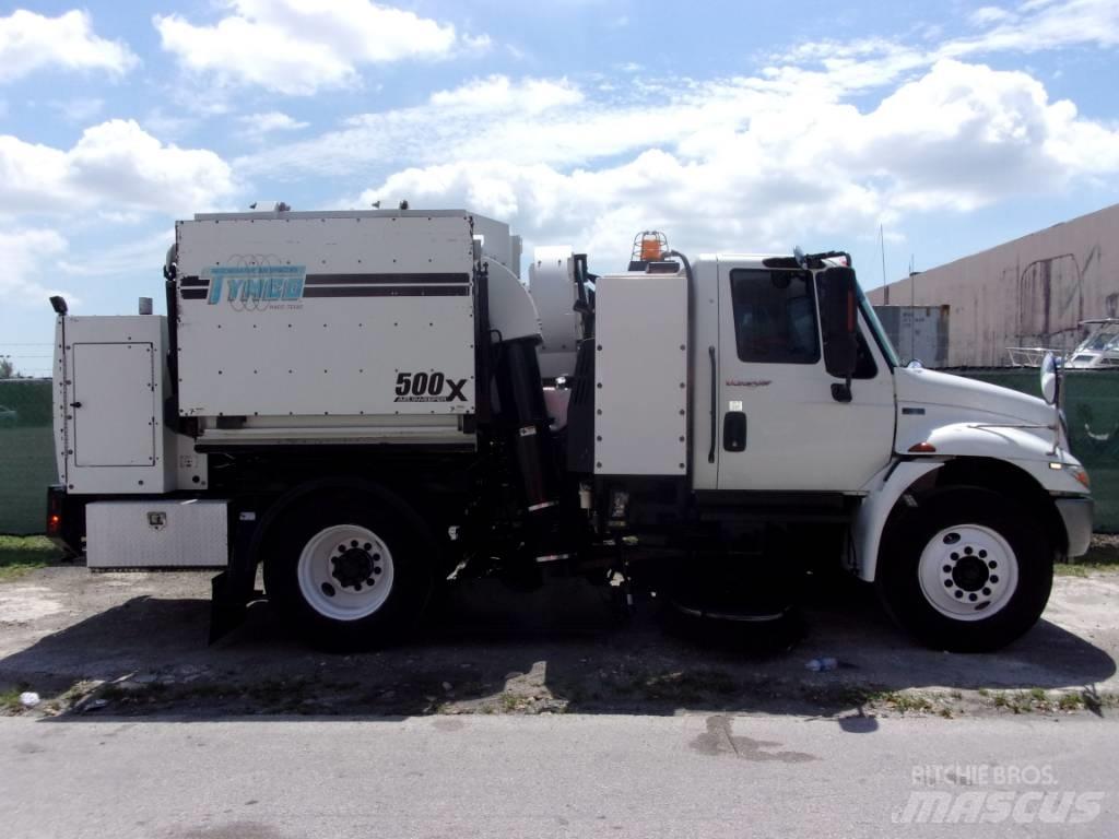 International 4300 Ielu tīrāmās mašīnas