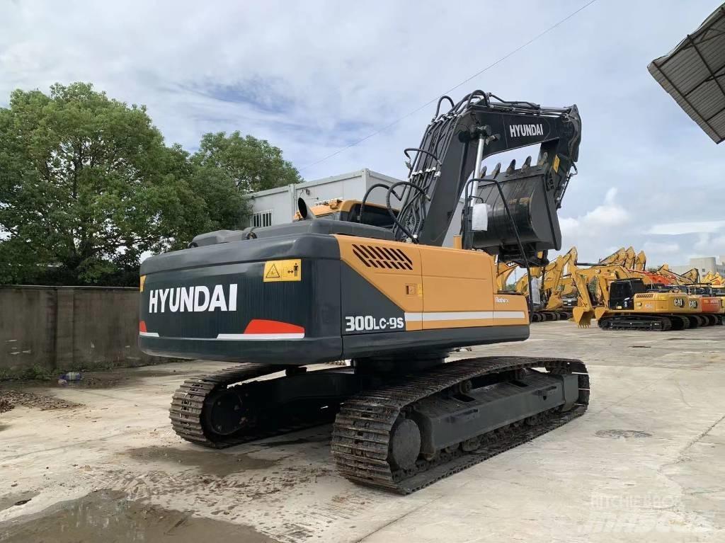 Hyundai R300LS-9S Kāpurķēžu ekskavatori