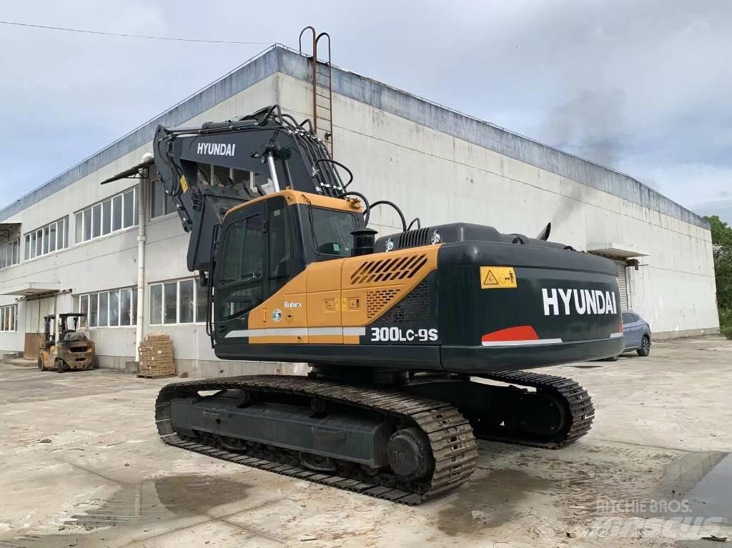 Hyundai R300LS-9S Kāpurķēžu ekskavatori